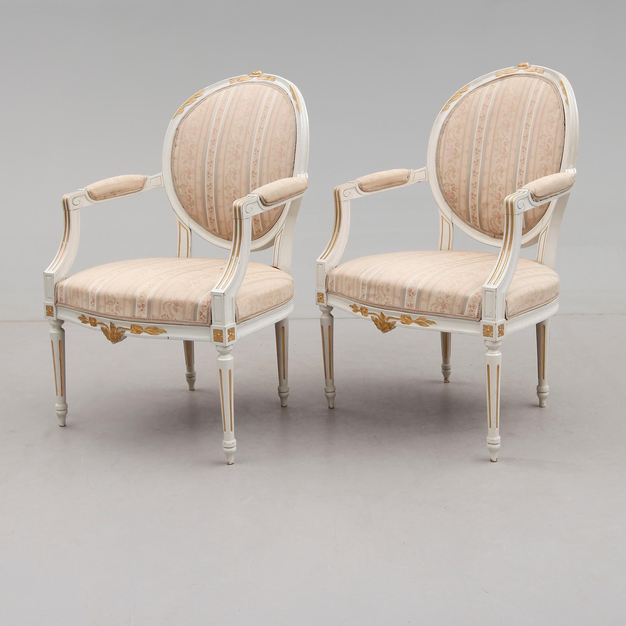 KARMSTOLAR, 1 par, gustaviansk stil, 1900-talets första hälft.