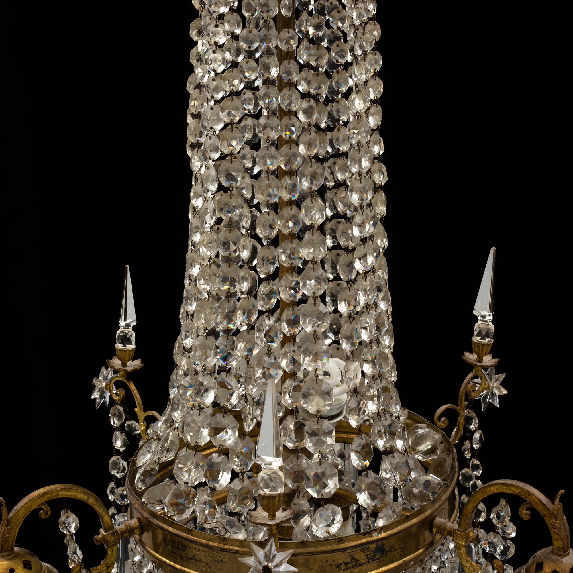 An early 20th century ceiling lamp.