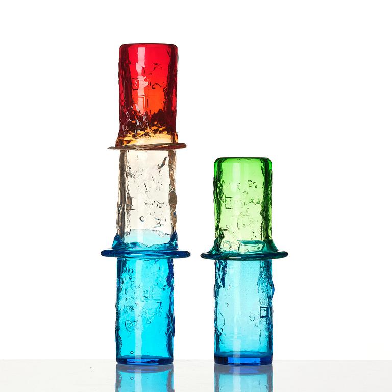 Oiva Toikka, vaser, två stycken, "Bambu", glas, Nuutajärvi, Notsjö, Finland, 1967-69.
