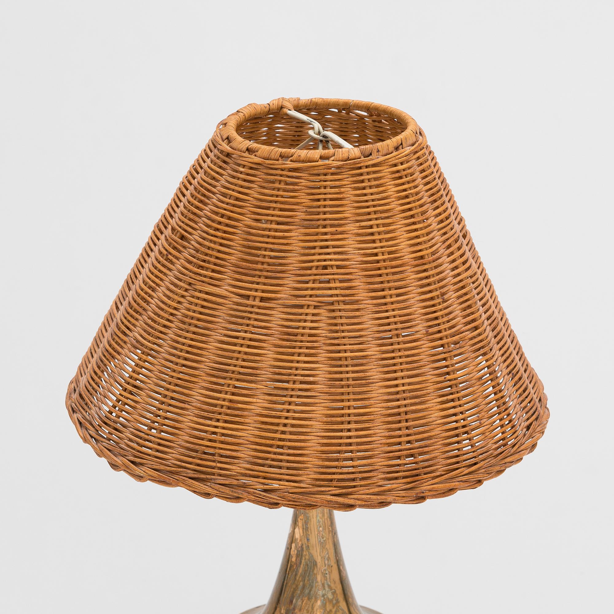 Pöytävalaisin, messinkiä, 1900-luvun puoliväli.