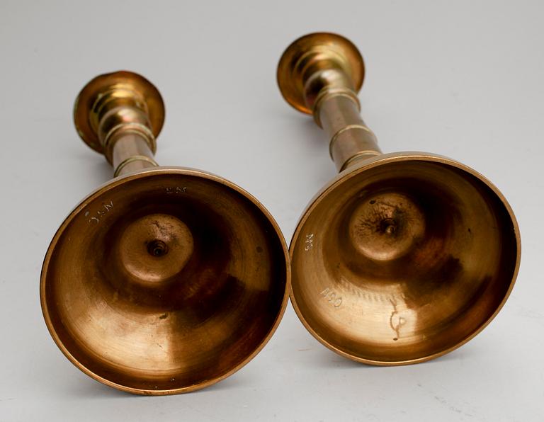 LJUSSTAKAR, 1 par, mässing, Nyköpings Bruk, 1800-tal.
