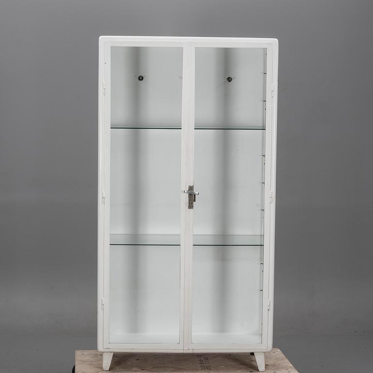 LÄKARSKÅP, 1900-talets andra hälft.