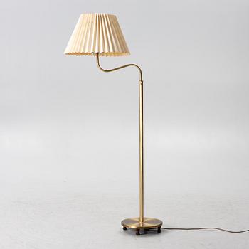 Josef Frank, golvlampa, modell G2568, "Lilla kamelen", Firma Svenskt Tenn.