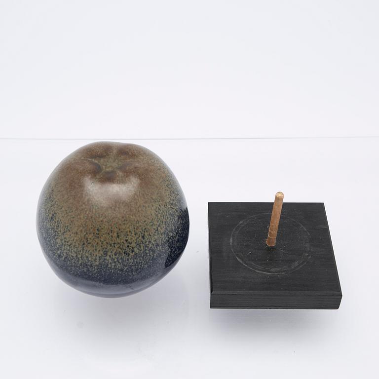 Ulla & Gustaf Kraitz, Apple.