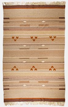 A 1930s finnish flat weave carpet, approximately 430 x 270 cm.