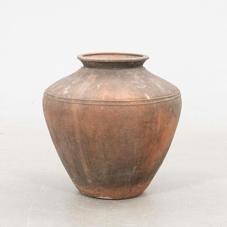 Trädgårds/ golvurna, keramik.