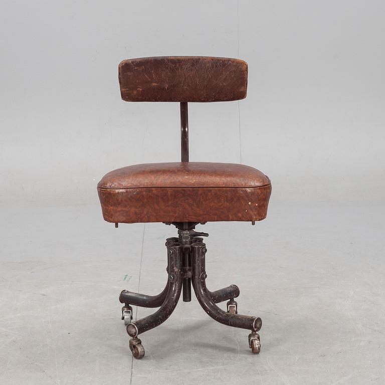 ARBETSSTOL, industri, 1900-talets första hälft.