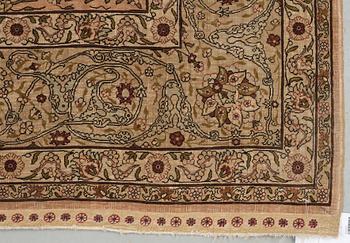 OLD SILK HEREKE. 179,5 x 124 cm.