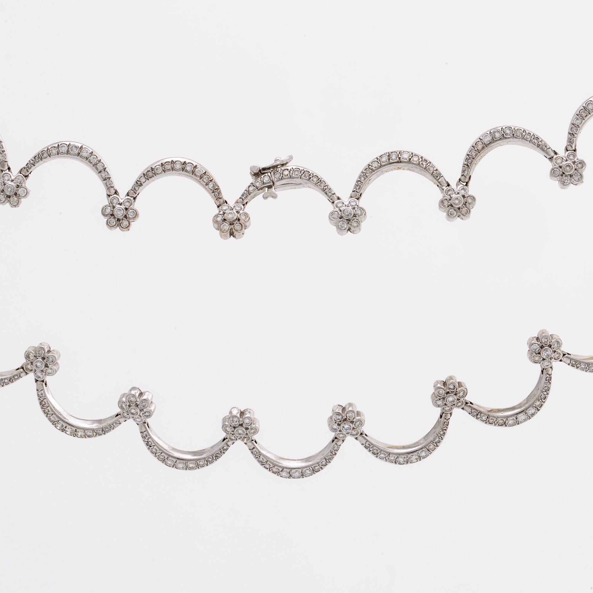 NECKLACE 18K whitegold w brilliant-cut diamonds approx 3,5 ct in total.