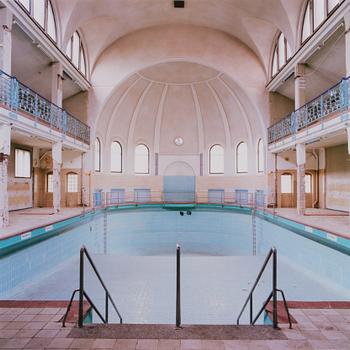 Jeanne Fredac, photograph, signed and dated 2017, numbered 58/80.