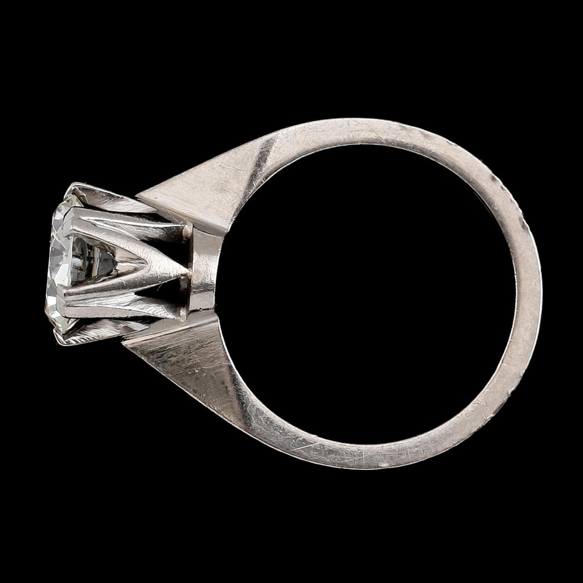 RING, 18 k vitguld, solitär briljantslipad diamant 2.01 ct.