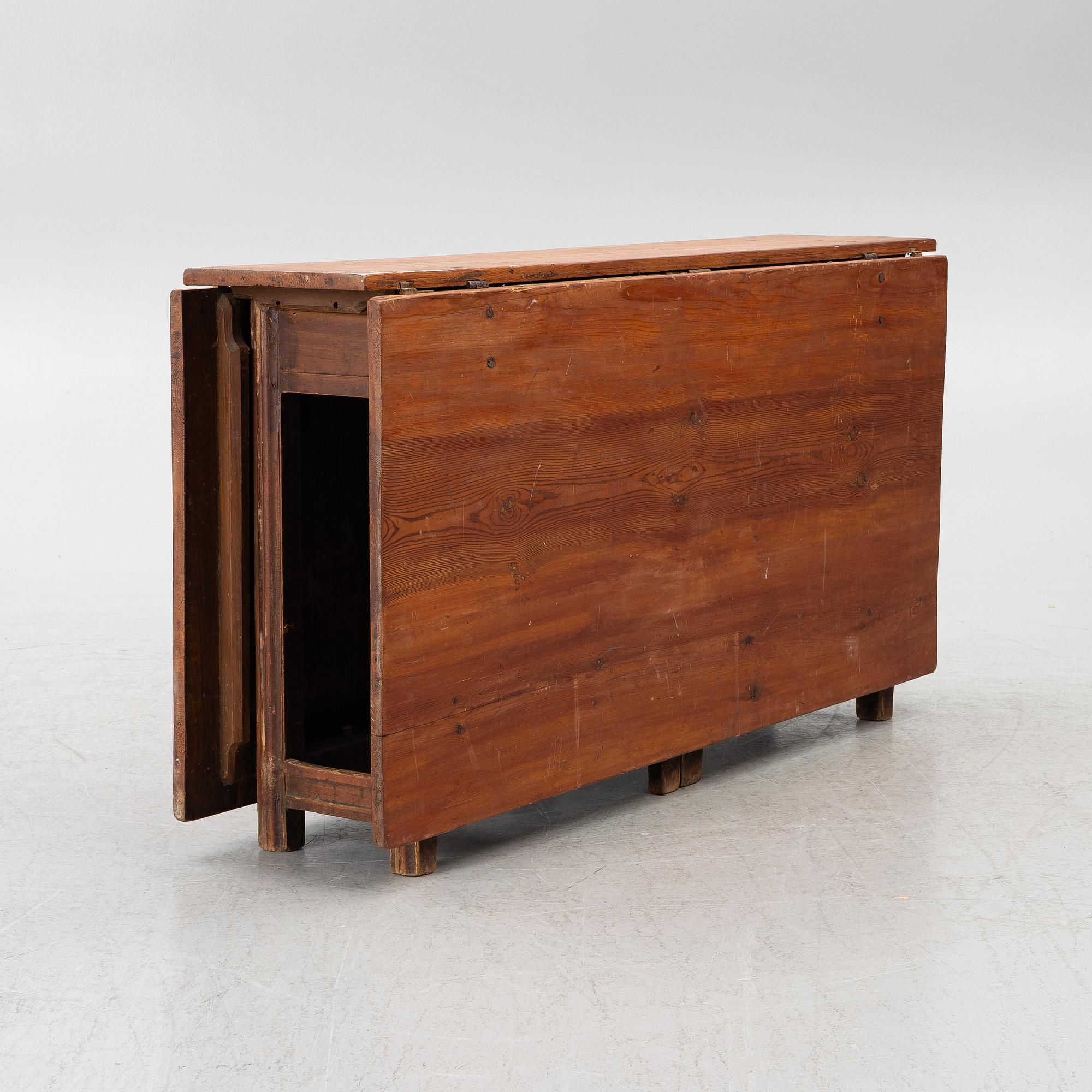 Drop-leaf table, 19th century.