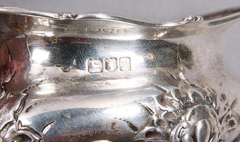 SOCKERRUSKA samt SALTKAR, silver, London, 1903 samt 1906, 340 g.