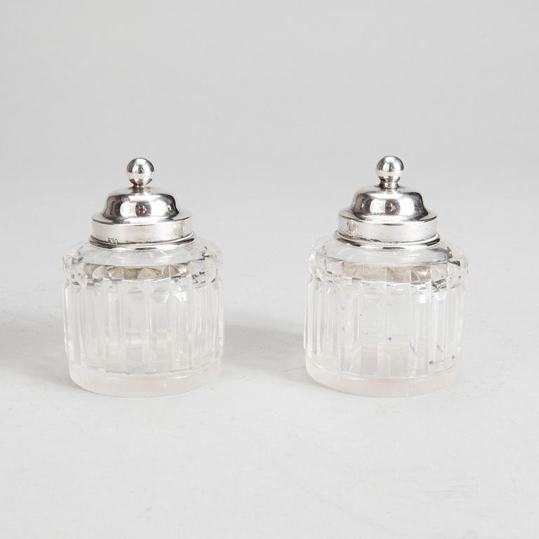 SKRIVBORDSSTÄLL, silver, finska importstämplar från 1910. Silvervikt 316 g.