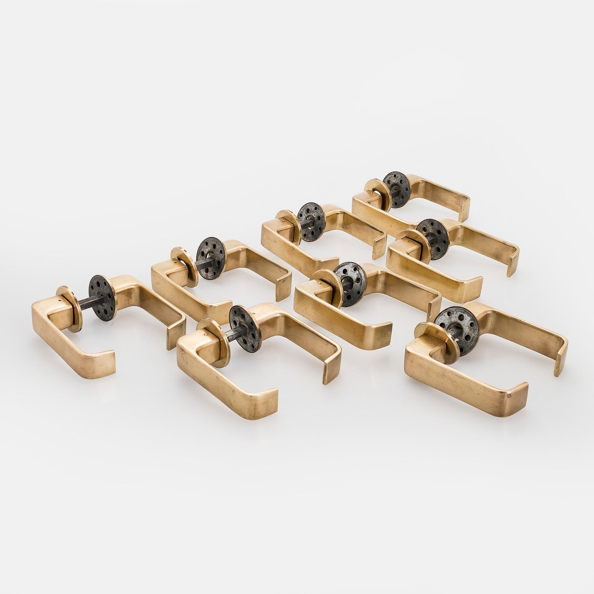 Timo Sarpaneva, dörrhandtag, 8 par, "Lasta" för Primo Oy. Formgiven 1964.