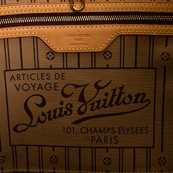 Louis Vuitton, a Monogram Canvas 'Neverfull MM' bag.