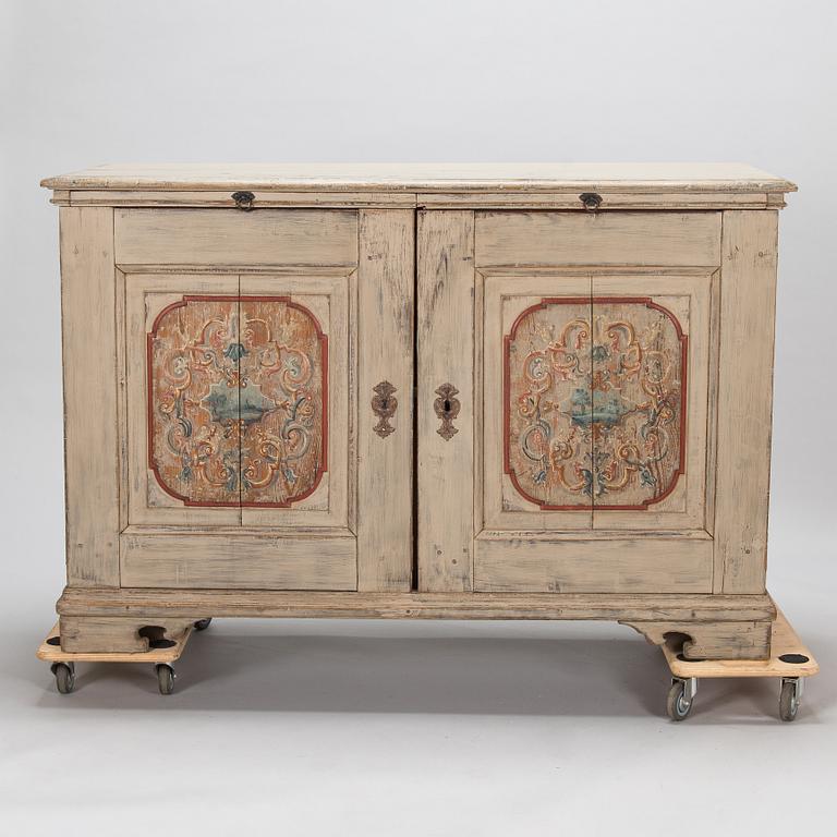 A painted pine sideboard from the 19th century.