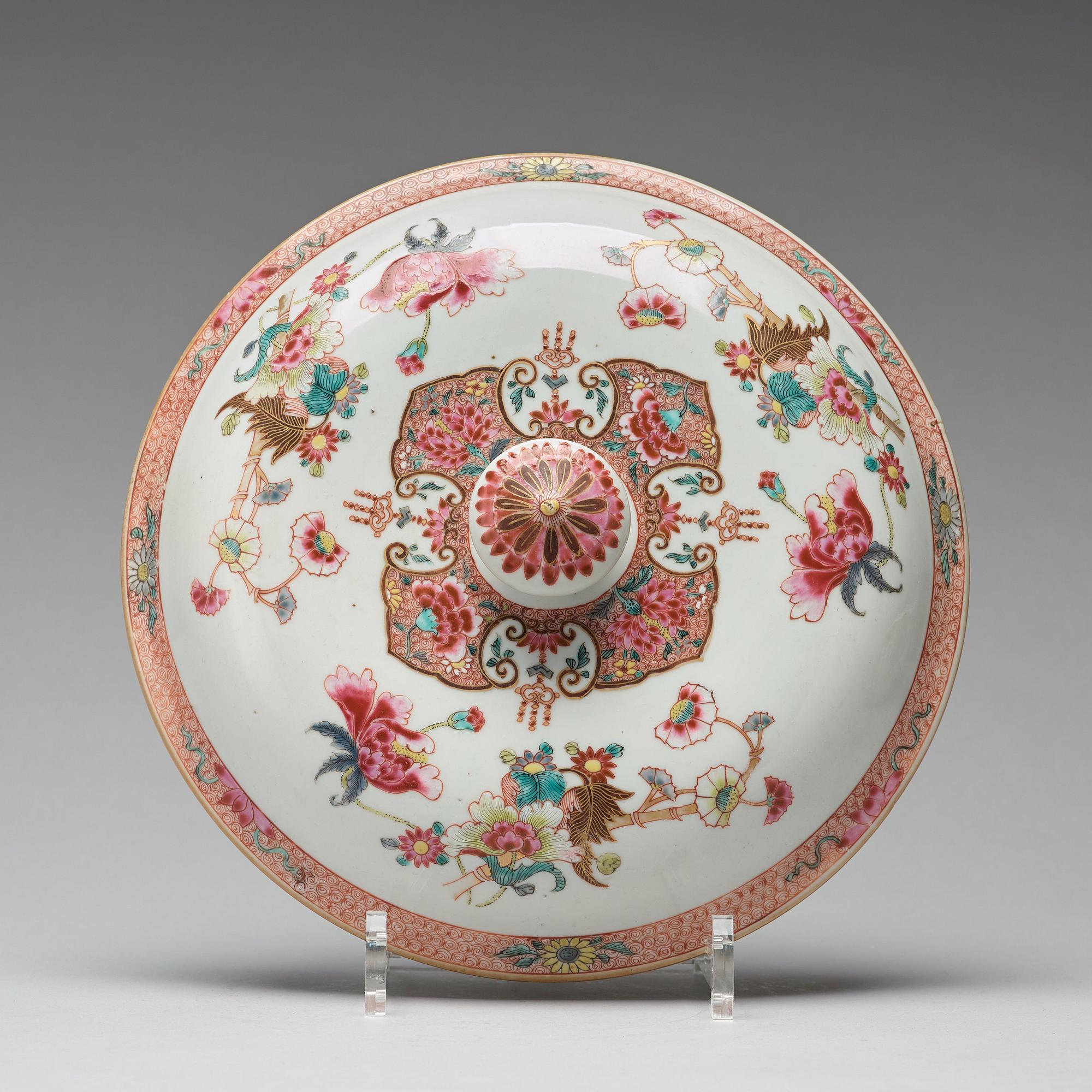 A famille rose tureen with cover, Qing dynasty, Yongzheng (1723-35).