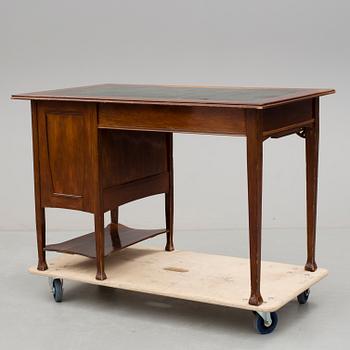 SKRIVBORD, jugend, 1900-talets första hälft.