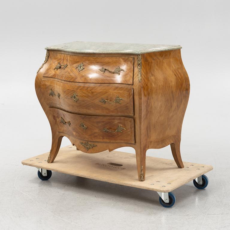 Byrå, rokokostil, omkring 1900-talets mitt.