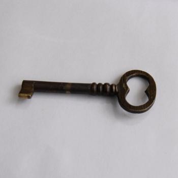 Vitrinskåp 1900-tal.