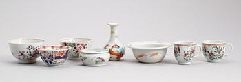 ORIENTALISK KERAMIK, 8 delar, 1700-/1800-tal.