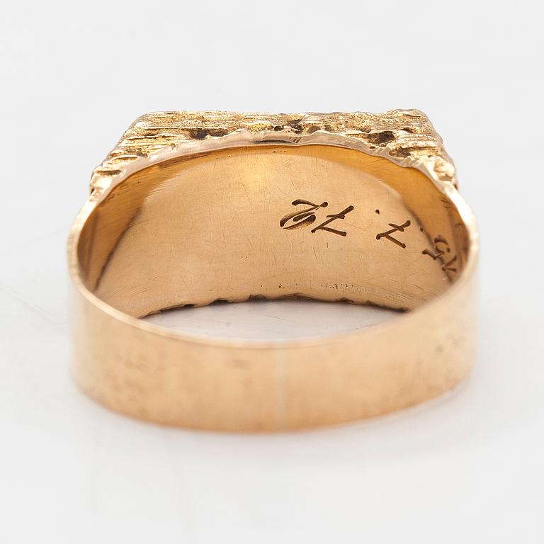 Björn Weckström, A 14K gold and copper ore ring 'Gold stone' for Lapponia 1971.