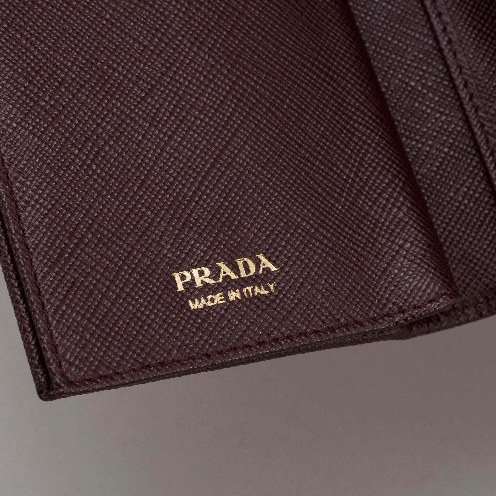 PRADA, Plånbok.