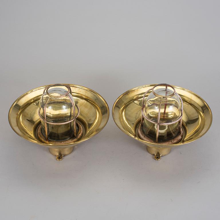 MÄSSBELYSNING, ett par, 1900-tal.