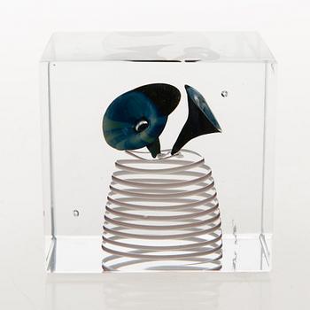 OIVA TOIKKA, An annual glass cube, signed Oiva Toikka Nuutajärvi 1978 and numbered 876/2000.