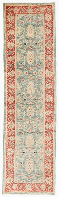 A Ziegler design runner, c. 292 x 81 cm.