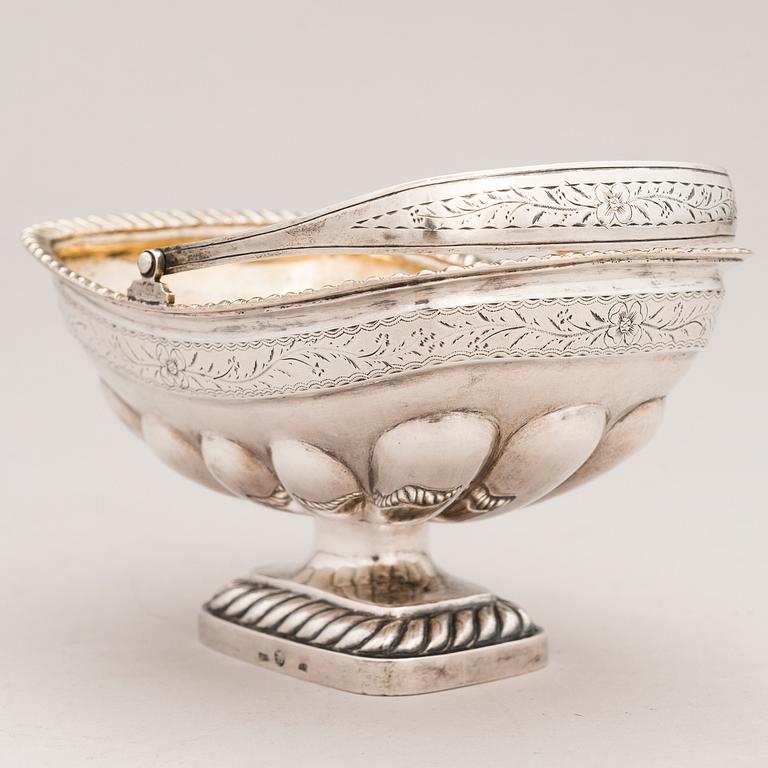 A Russian sweetmeat basket, assayer's mark of Aleksandr Yashinov (1795-1826), Saint Petersburg.