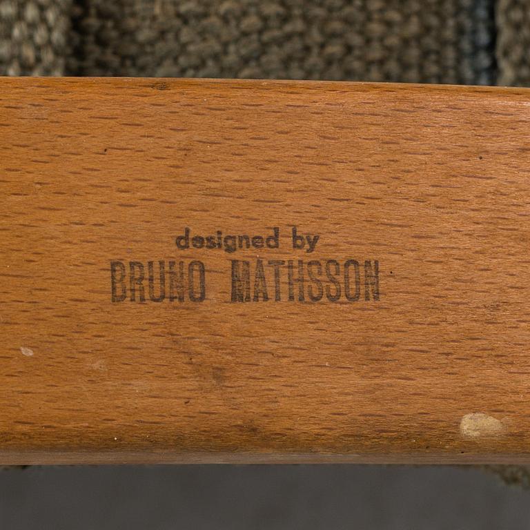 BRUNO MATHSSON, stol, "Eva", Firma Karl Mathsson, Värnamo, 1940. Etikettmärkt undertill.