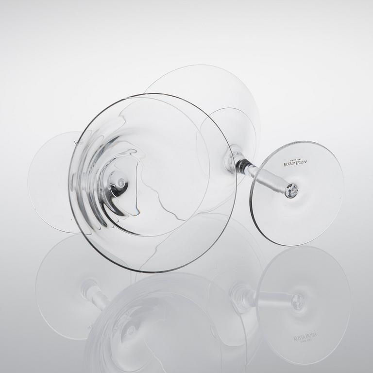 DRICKSGLAS, 12 st, "Line" Anna Ehrner, Kosta Boda, 1900-talets slut.