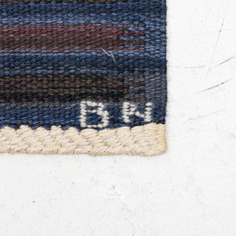 a carpet, 'Blåbär mörk', tapestry weave, ca 535 x 120 cm, signerad AB MMF BN.