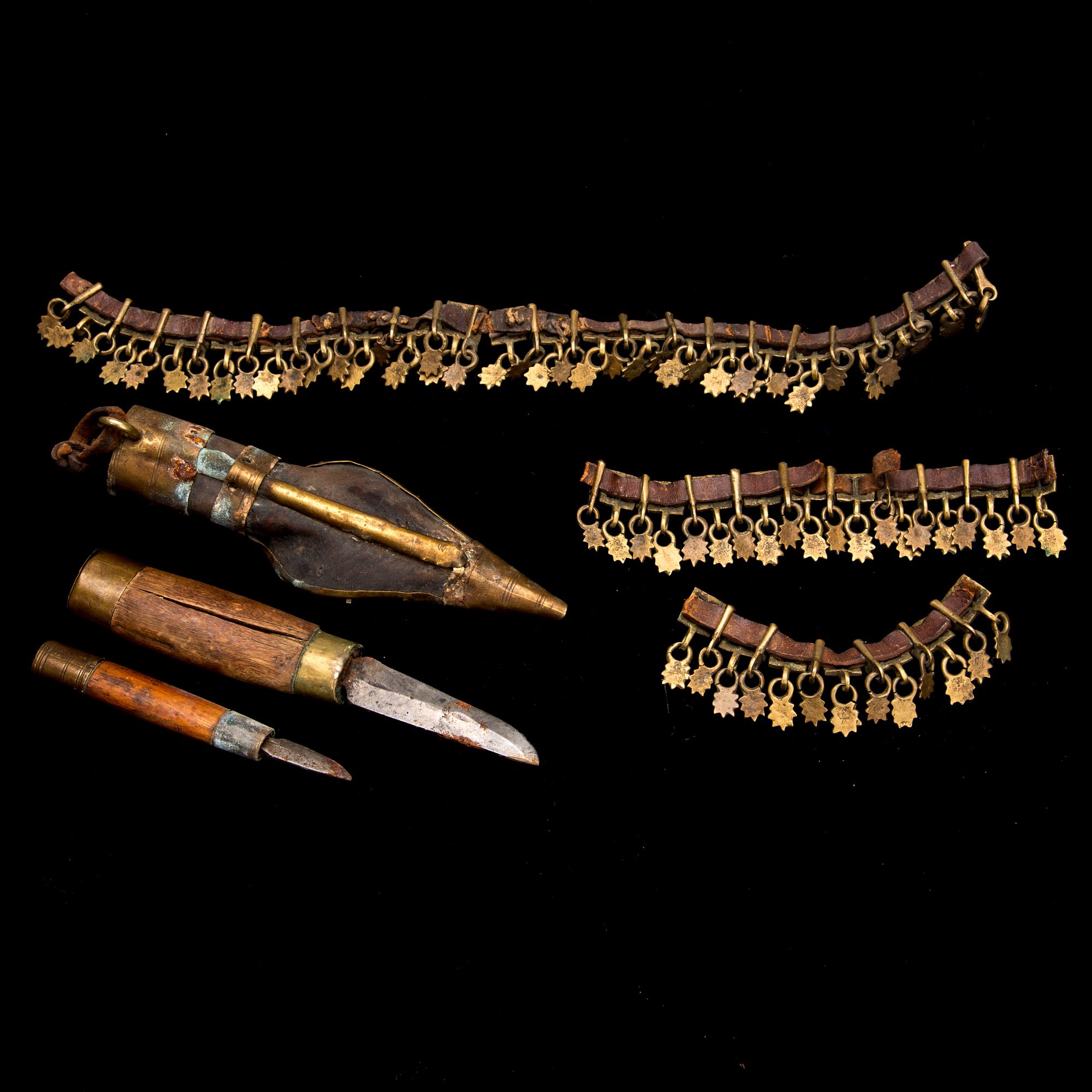 KNIV OCH BÄLTESFRAGMENT, Finland, Vörå 1800-tal.