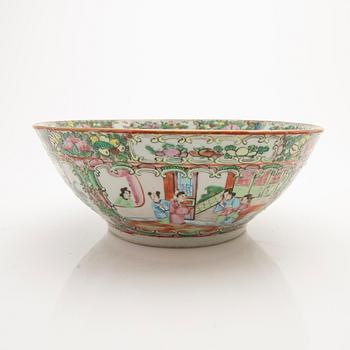 Bowl and cover urn, China, Canton, 18th/20th century.