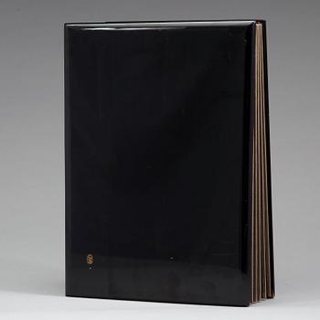 A lacquered Japanese photo album, Meiji period (1868-1912).