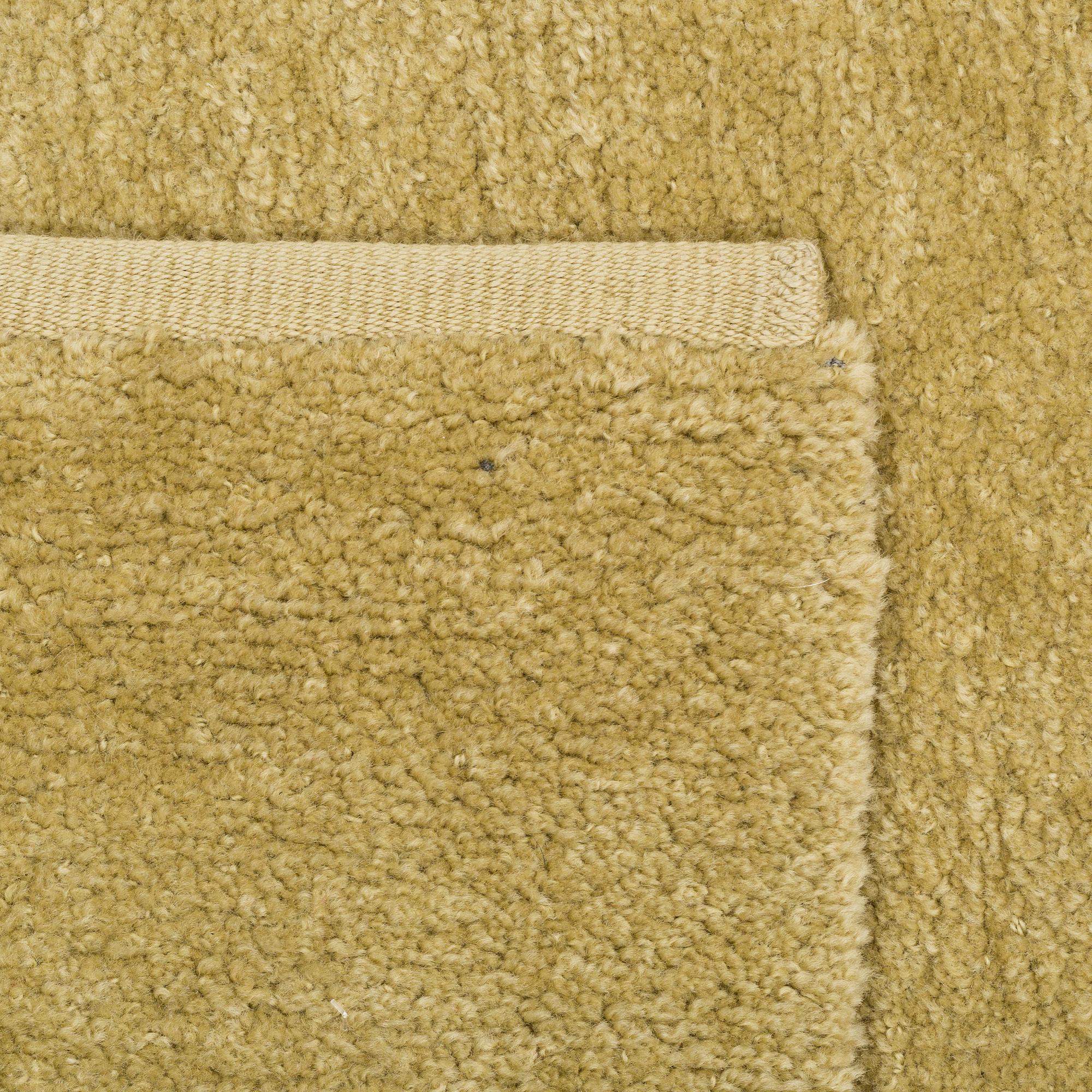 A CARPET, machine woven, possibly Astrid sampe, ca 306 x 188 cm.