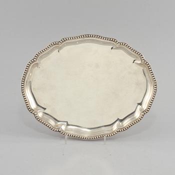 BRICKA, silver, Michelsen, Köpenhamn,  1919. Vikt 400 g.