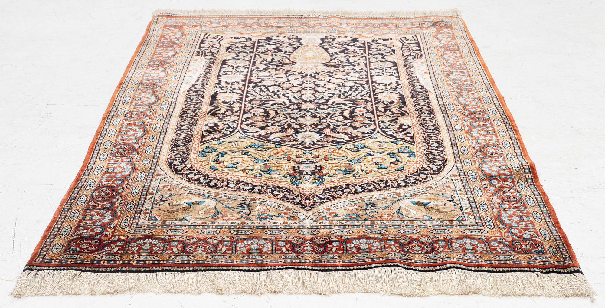Carpet, silk, oriental, approx. 152 x 96 cm.