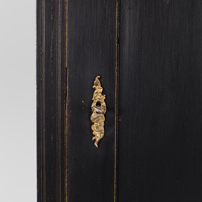 A late 1800s cabinet.