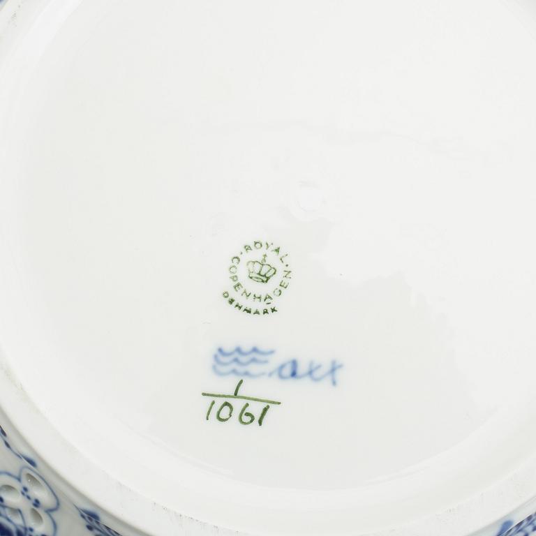 A 'Musselmalet' porcelain bowl, Denmark, 1968.