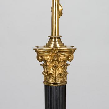 Golvlampa, empirestil, 1900-talets första hälft.