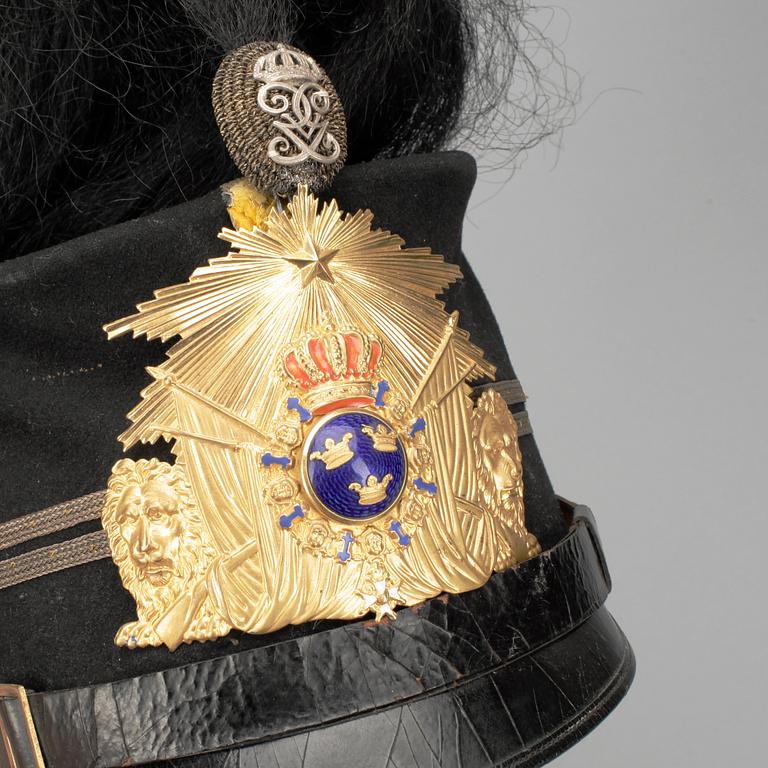 BICORNE samt OFFICERSMÖSSA, Sverige.