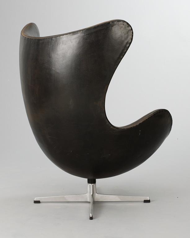 ARNE JACOBSEN
Fåtölj, "Ägget", Fritz Hansen, Danmark 1960-tal.