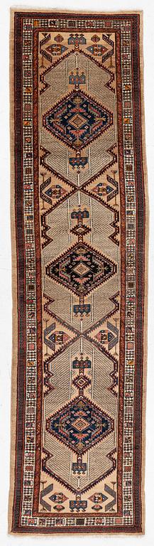 A Sarab runner, semi-antique, c. 350 x 90 cm.