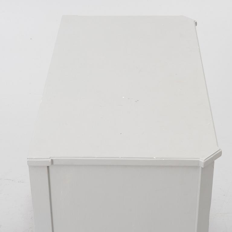 Chest of drawers, Gustavian style, mid-20th century.