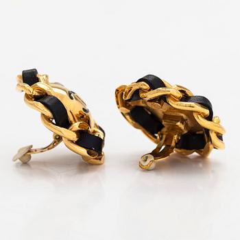 Chanel, a pair of gold tone clip-on earrings, ca. 1992.