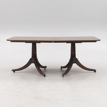 Dining Table, England, second half of the 20th Century.